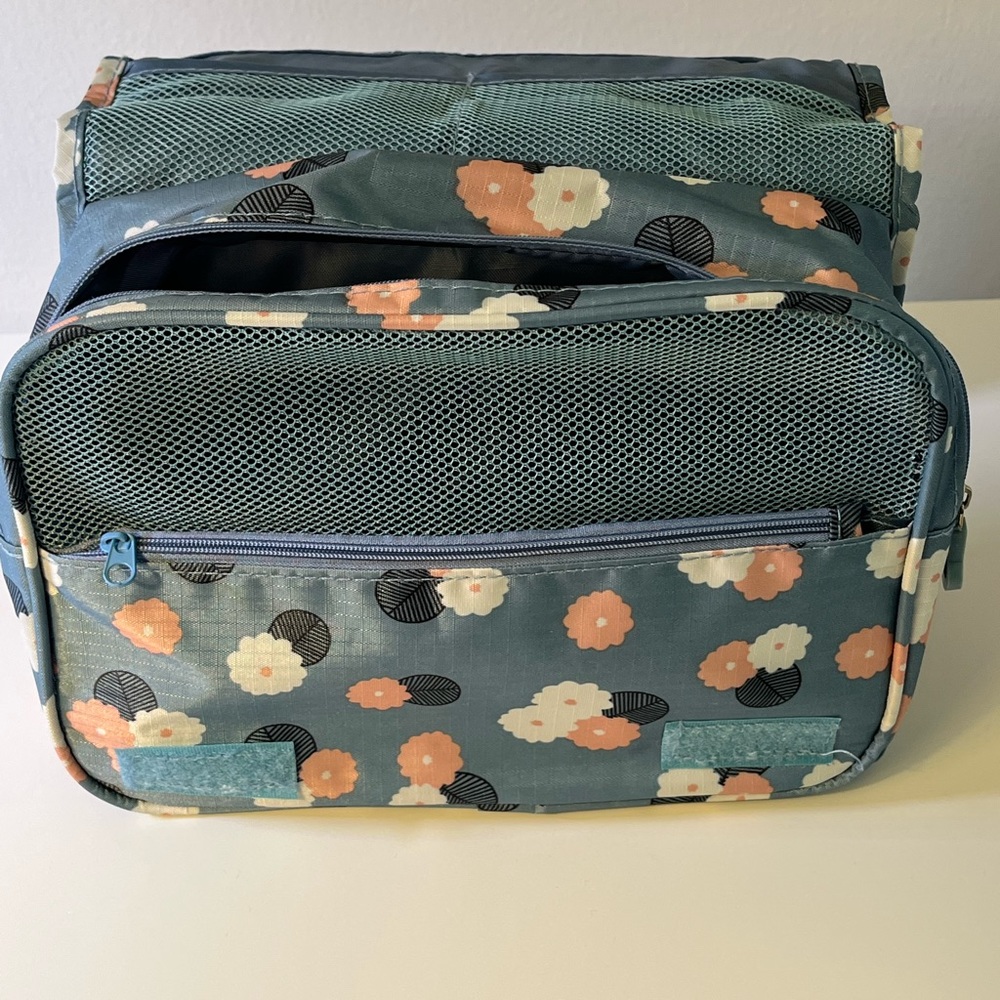 Toiletry travel bag
